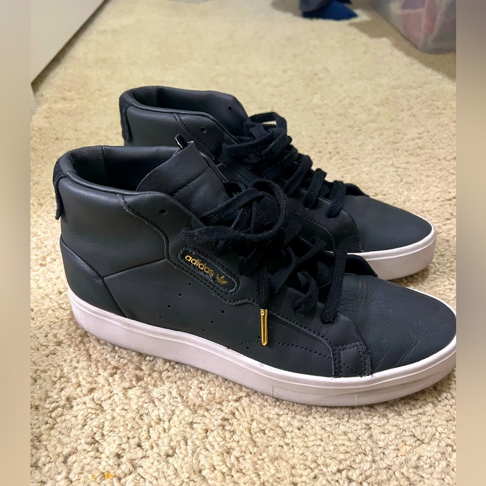 Adidas Sleek Mid sneakers with box